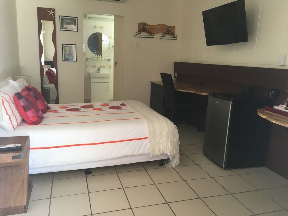 Black Marlin Motel Иннисфейл Экстерьер фото